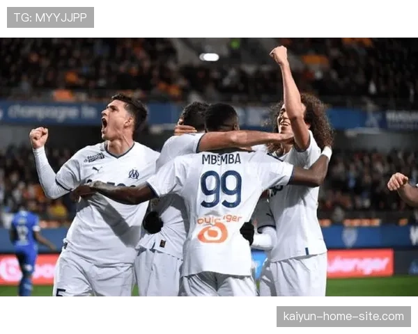 法甲半程最佳阵容巴黎九人入选 核心球员统治力尽显